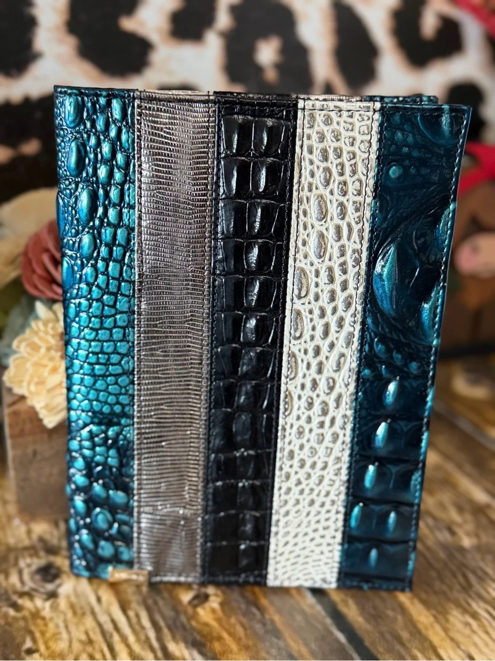 FIRM >>> NWT Brahmin Journal Blue patina flashback